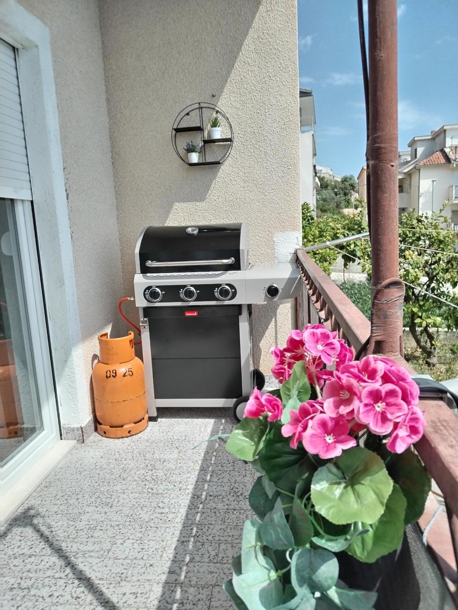 Apartment Marina Podstrana Bagian luar foto