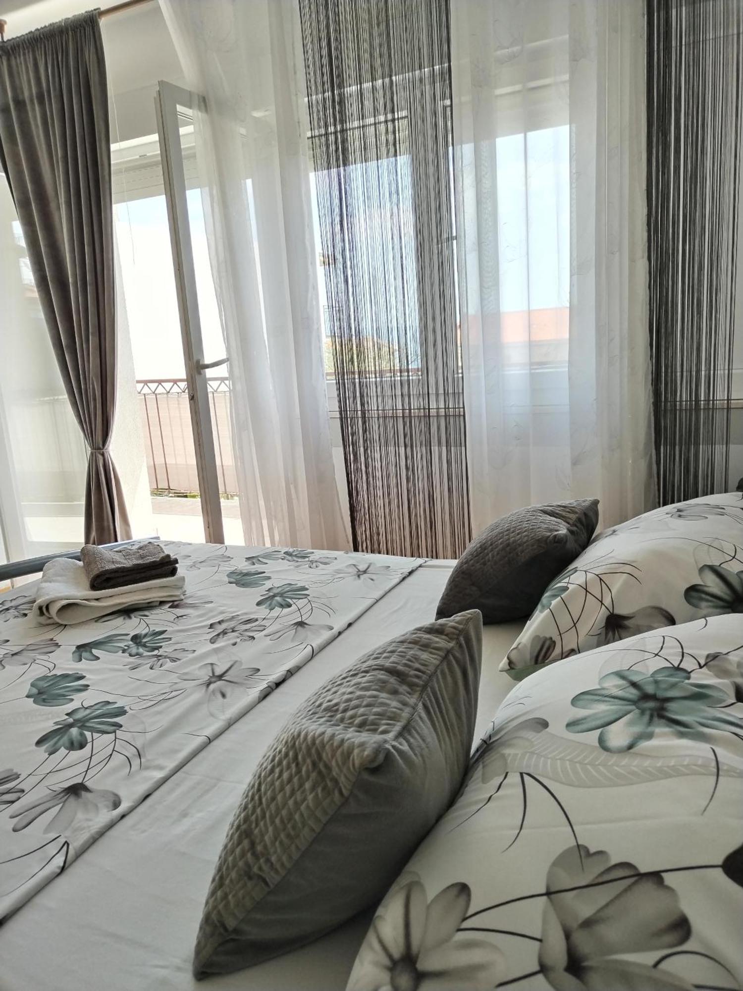 Apartment Marina Podstrana Bagian luar foto